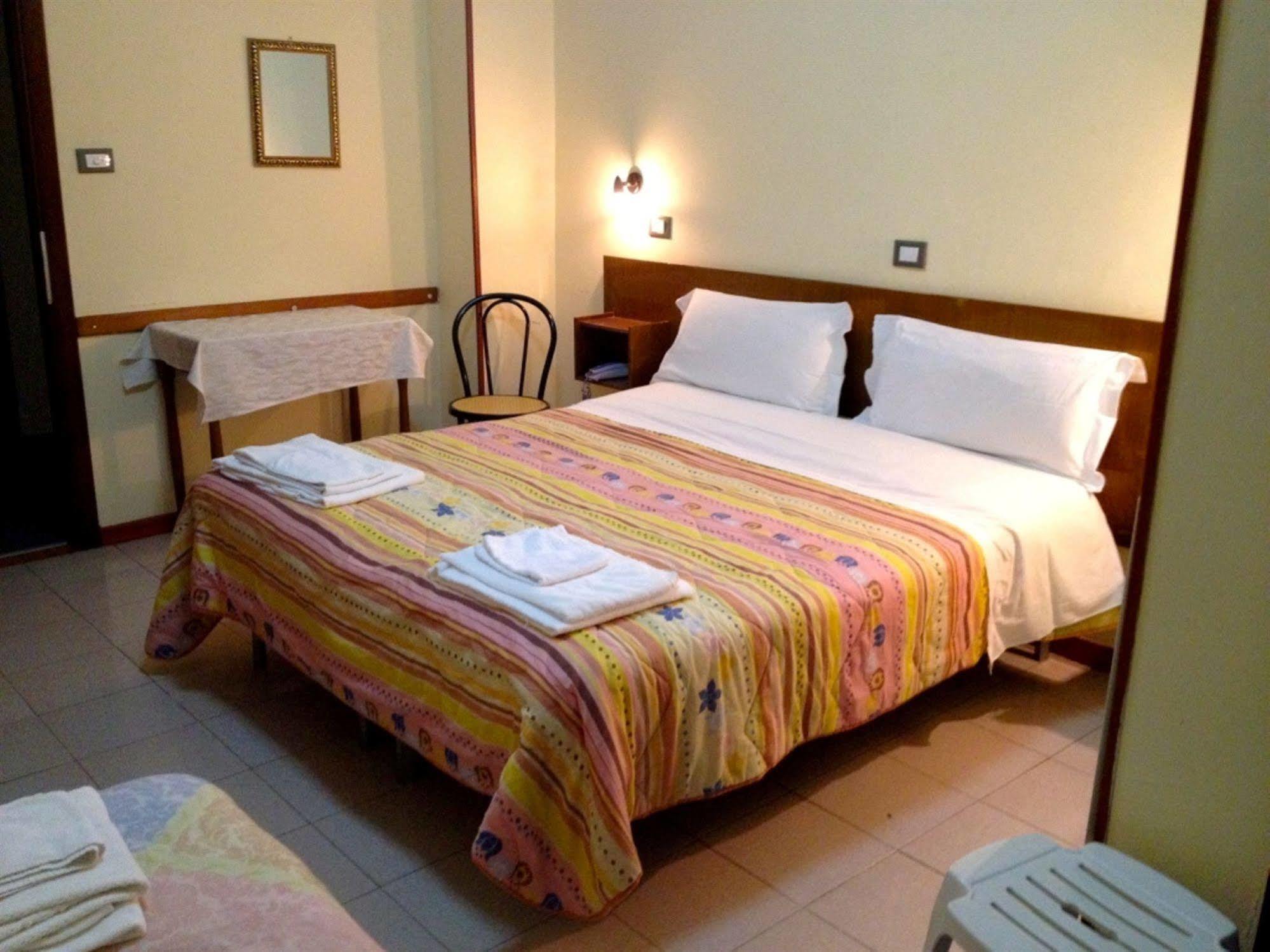Hotel Hotel Holiday