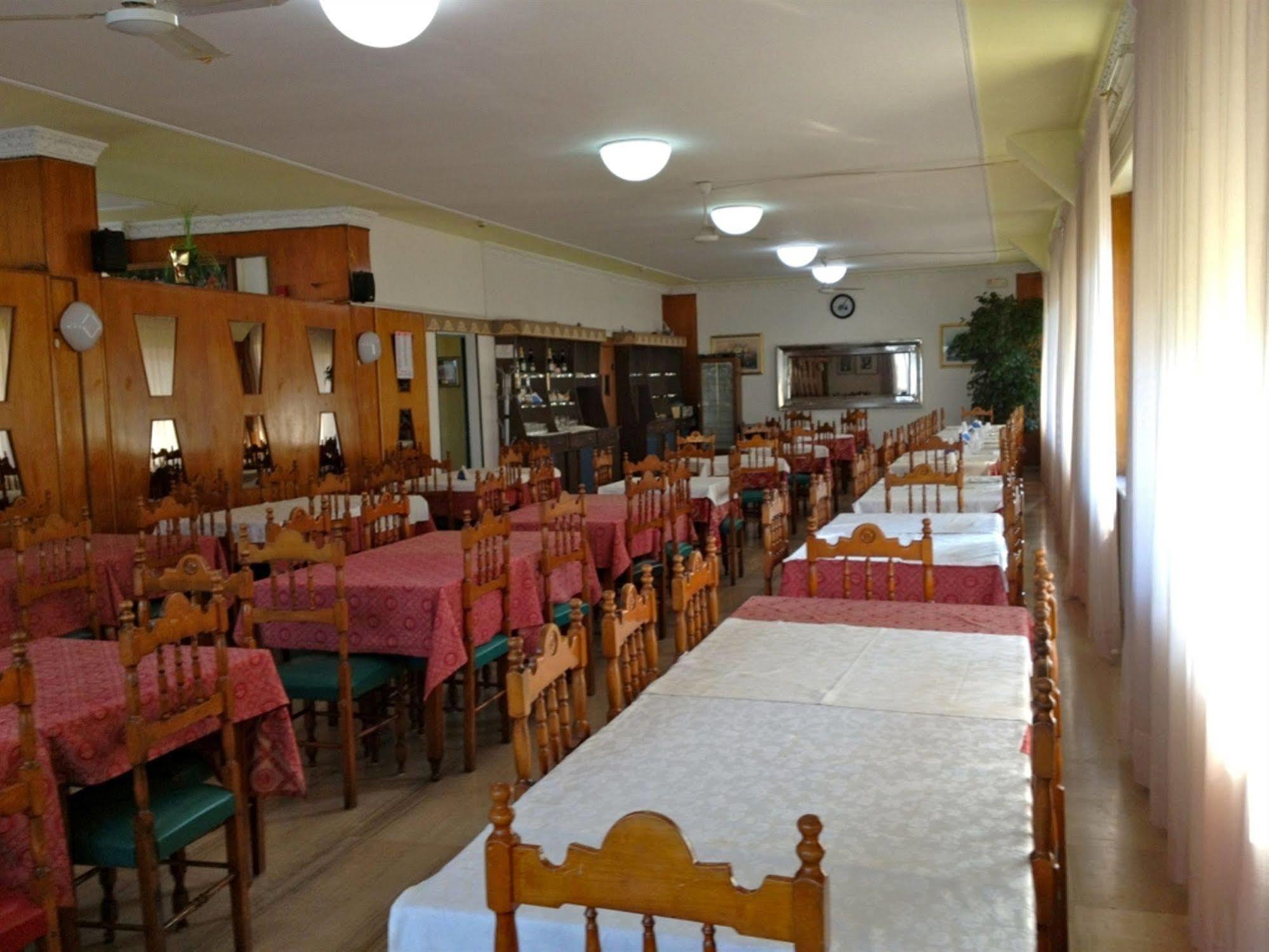 Hotel Holiday Hotel 3*