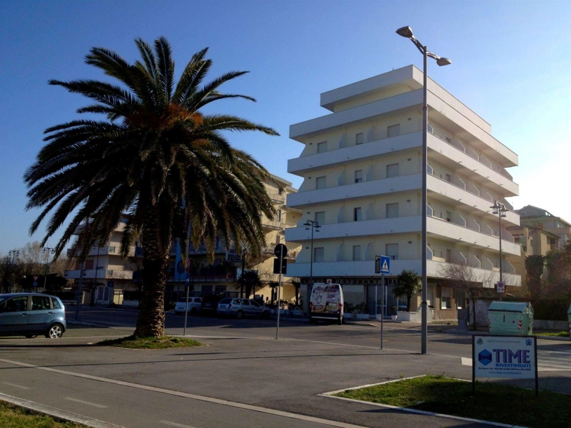Hotel Hotel Holiday